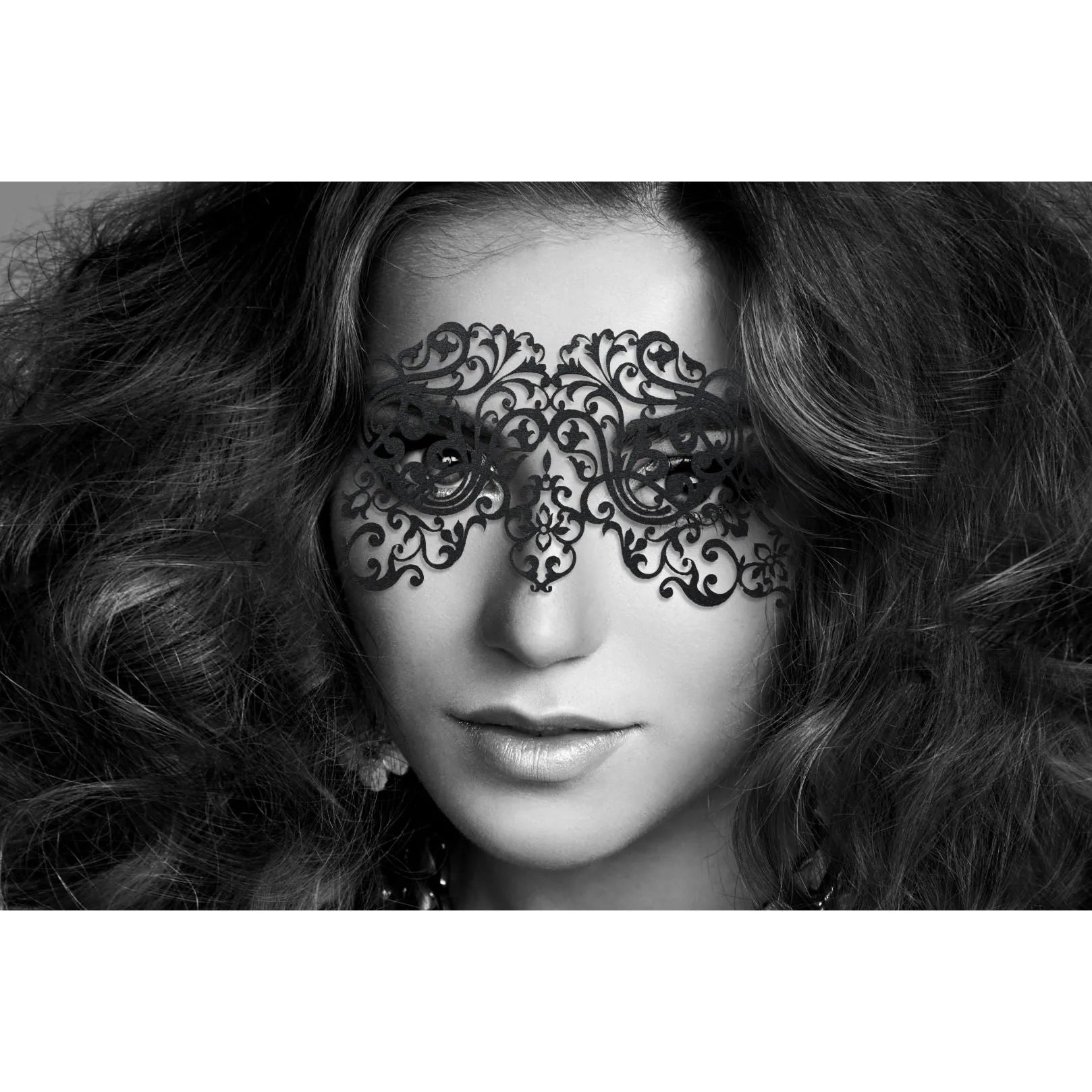 Masque vinyle noir sexy soirées pimentées Bijoux Indiscrets réutilisable