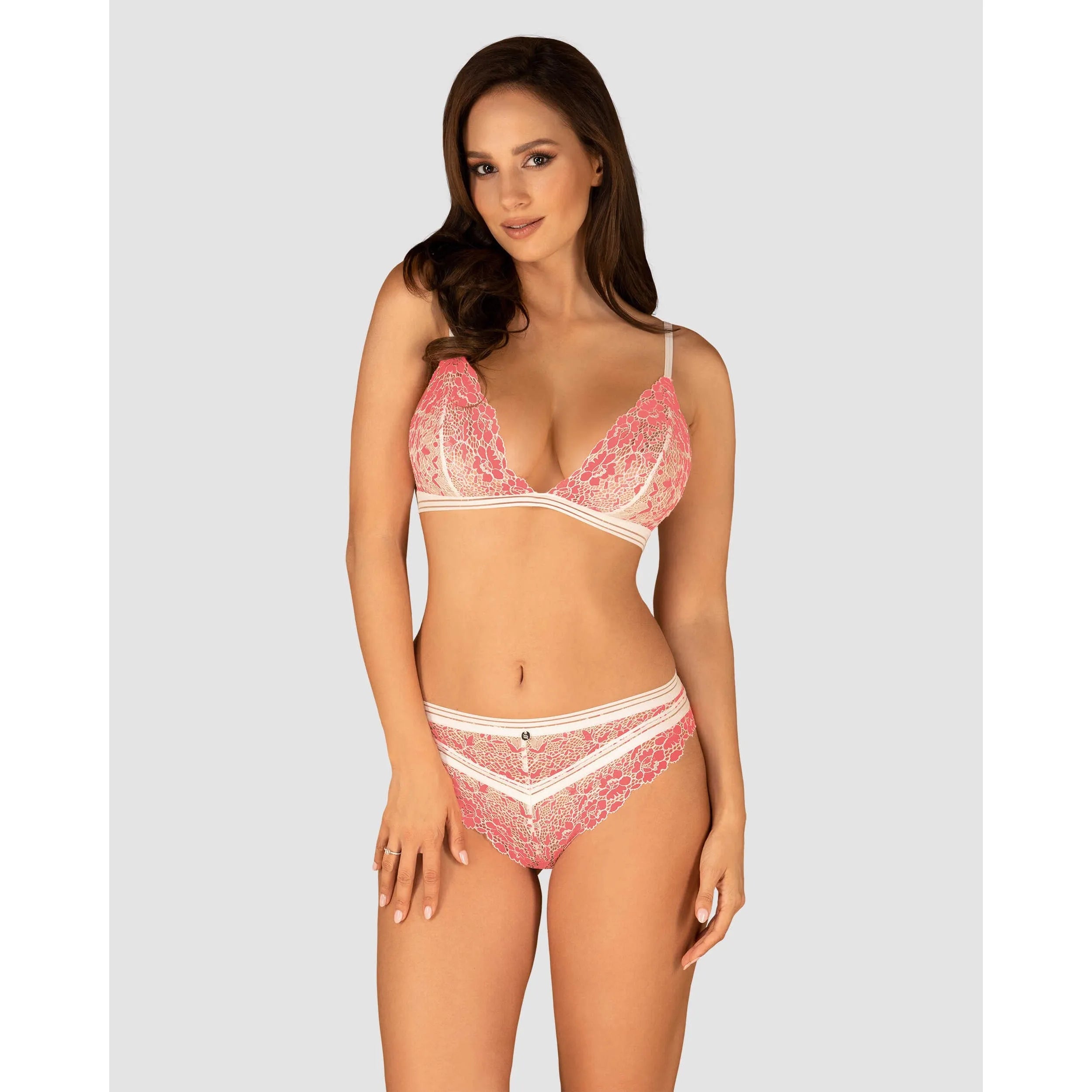 Ensemble lingerie Bloomys 2 pcs rose, dentelle sexy, coupe confortable, matériaux doux, design sensuel et élégant.