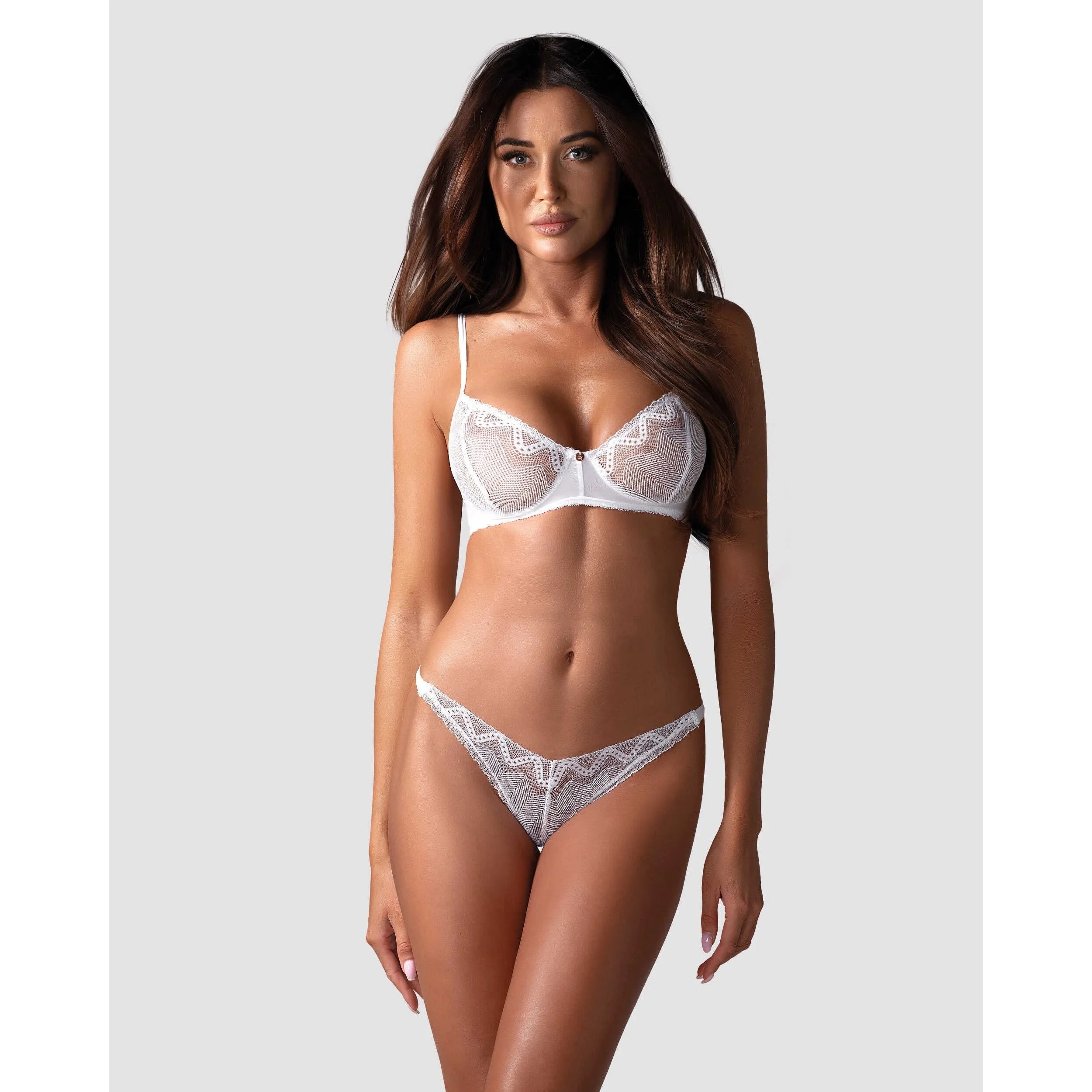 Ensemble lingerie blanc Alissium, dentelle géométrique, soutien-gorge à armature, string assorti, élégant et raffiné.