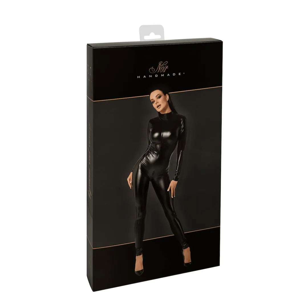 Combinaison femme noire wetlook élastique, fermeture éclair, design moderne, silhouette élégante, mode audacieuse.
