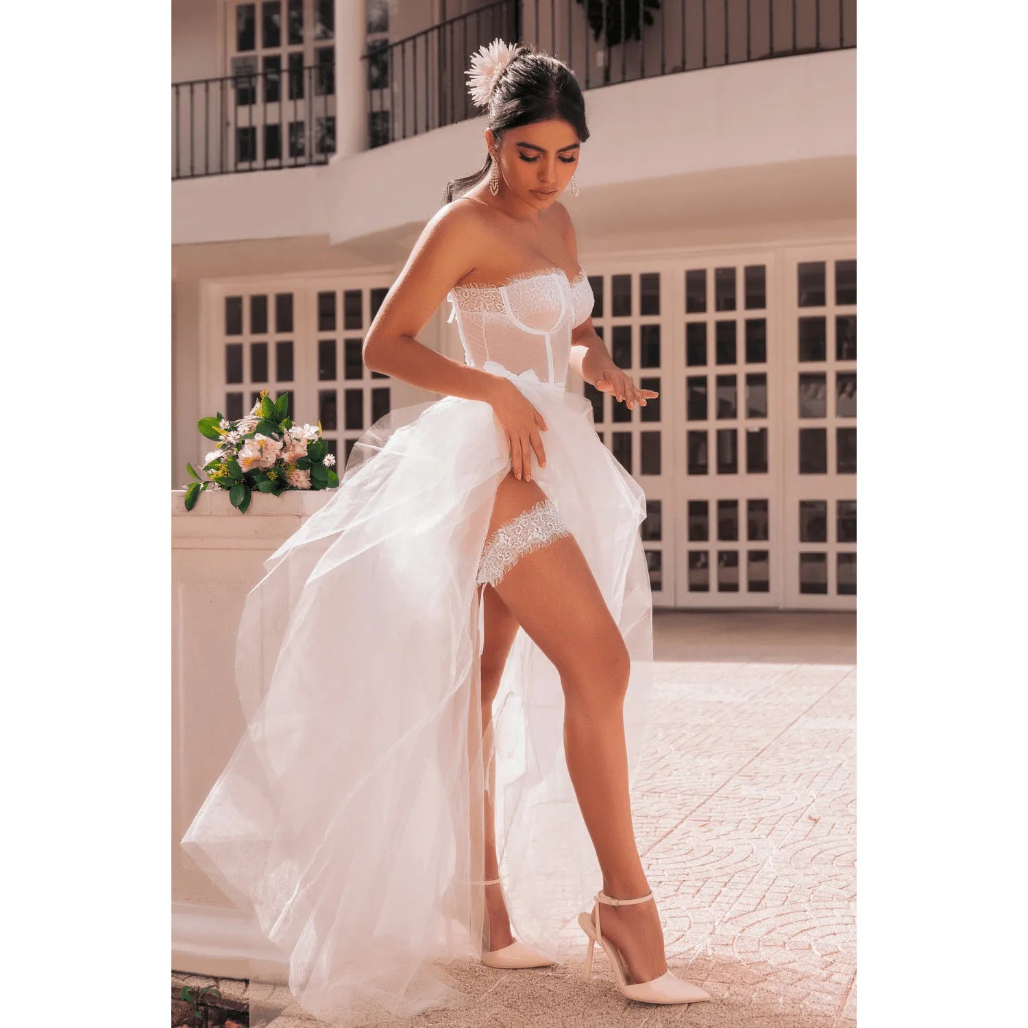 Ensemble 4 pièces dentelle blanche bustier long string jarretières glamour
