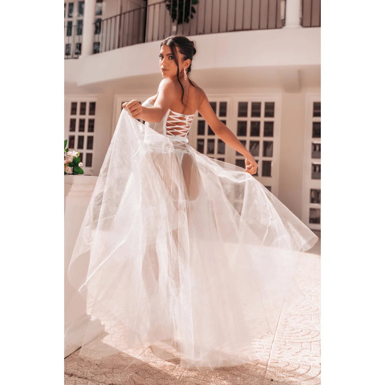 Ensemble 4 pièces dentelle blanche bustier long string jarretières glamour