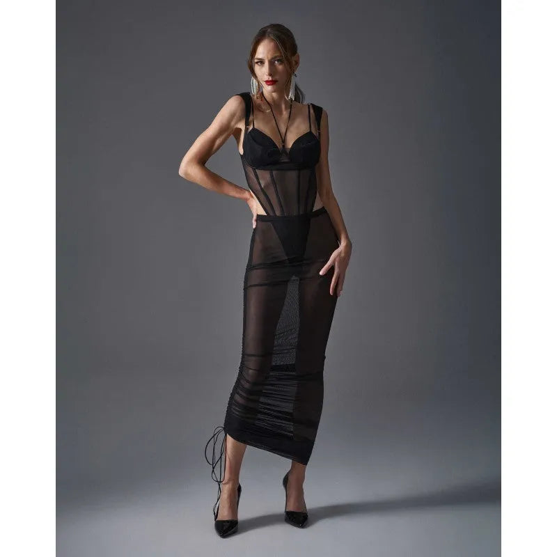 Body Sibilie noir profond, maille élastique, coutures décoratives, bonnets rembourrés, élégance et sensualité.