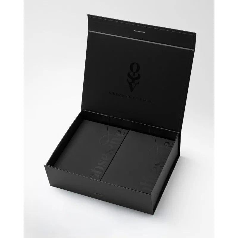 Boîte cadeau noire Obsessive cartonnée ouverte, chic et élégante, dimensions 275x200x85mm, pour lingerie raffinée.