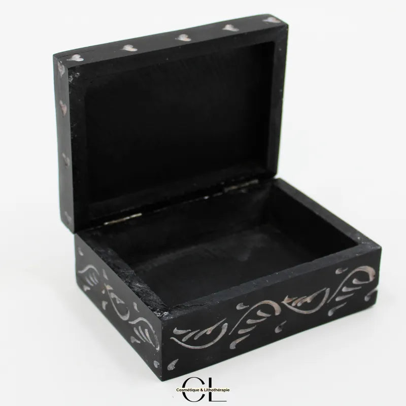 Boîte à bijoux en pierre saponite noire, motif Fleur de Vie gravé, 10cm, élégante et énergétique pour rangement précieux.