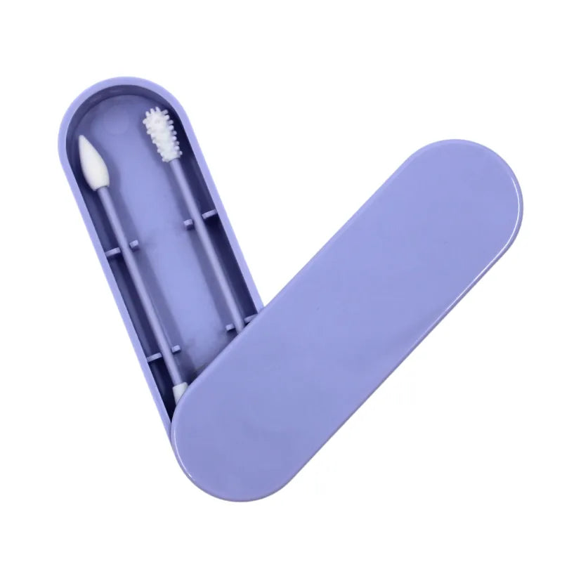 Boîte violette avec 2 cotons-tiges réutilisables, embouts blancs, alternative écologique zéro déchet.