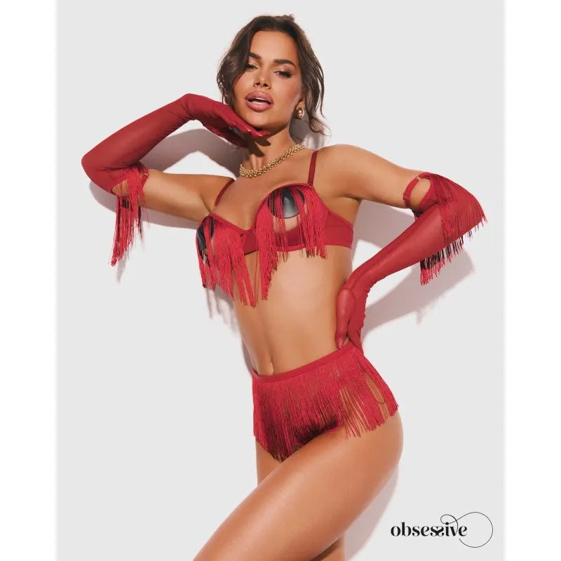 Ensemble lingerie rouge 4 pièces avec soutien-gorge ouvert, string, ceinture et gants longs, élégant et sensuel.
