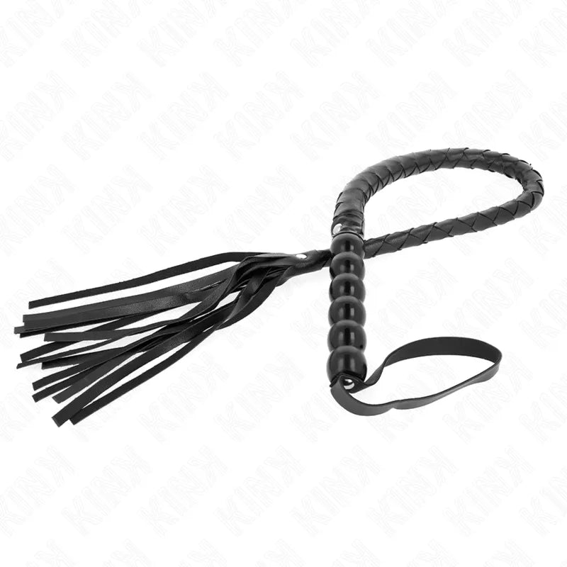 Accessoire BDSM en cuir noir tressé, fouet avec lanières, manche perlé, haute qualité, pour expériences sensorielles.