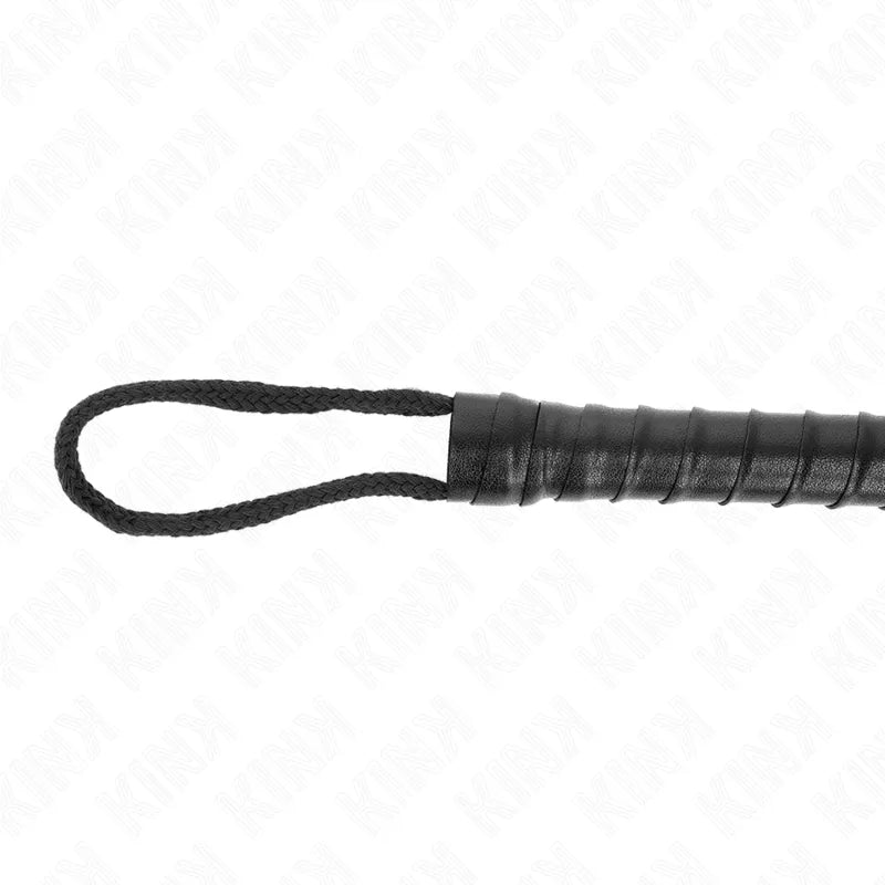 Accessoire BDSM en cuir noir, cravache avec poignée tressée, idéal pour jeux intenses et fantasmes, qualité supérieure.