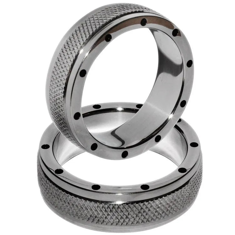 Anneau pénien BDSM en acier inoxydable, surface lisse et texturée, amélioration érection, confort optimal.