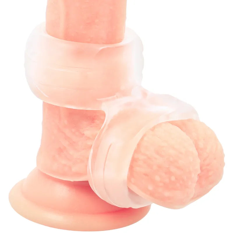 Anneau pénien testiculaire hypoallergénique transparent en TPE, forme ergonomique pour performance améliorée.