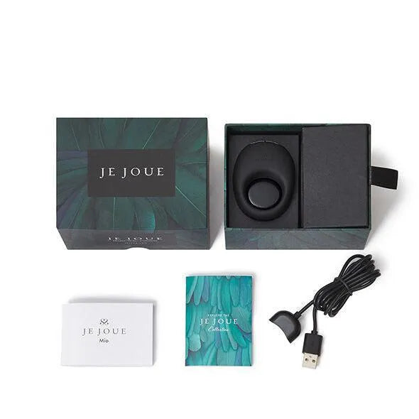 Anneau vibrant noir Je Joue Mio dans boîte élégante avec chargeur USB et manuel, pour intensifier l'intimité des couples.