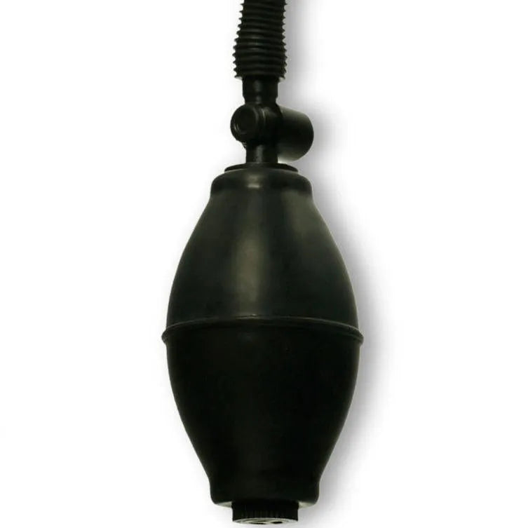 Aspirateur intime noir à pompe médicale, forme évasée, stimulation sensorielle haute intensité.