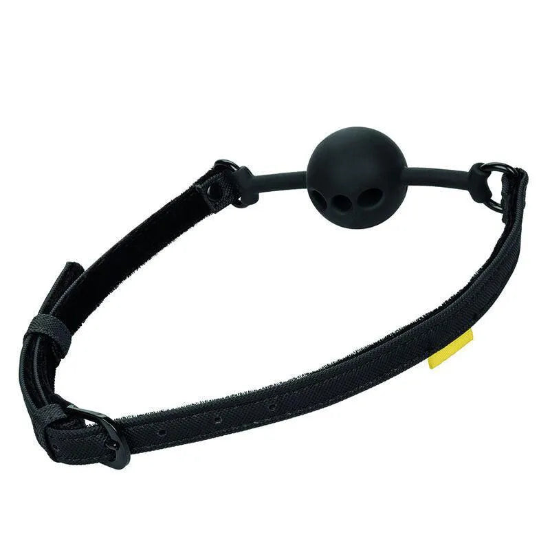Bâillon boule noir en silicone respirant avec lanières réglables en cuir végétalien pour jeux de retenue érotique.