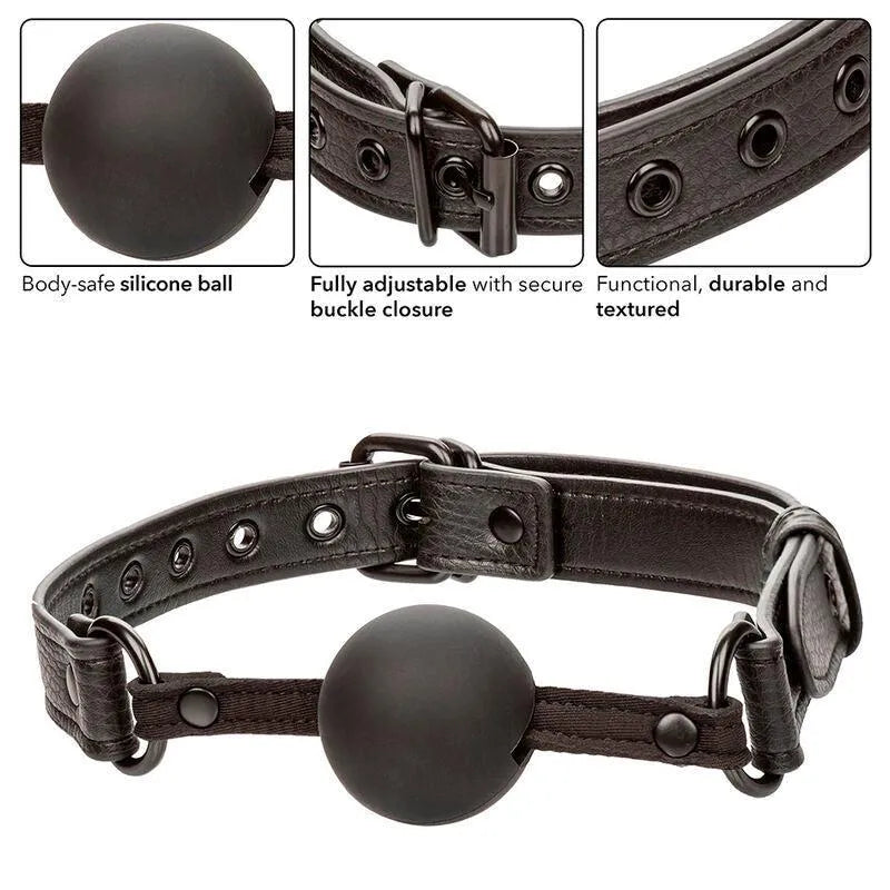 Bâillon boule silicone noir réglable avec boucle robuste, sécurité BDSM, design durable et confortable.