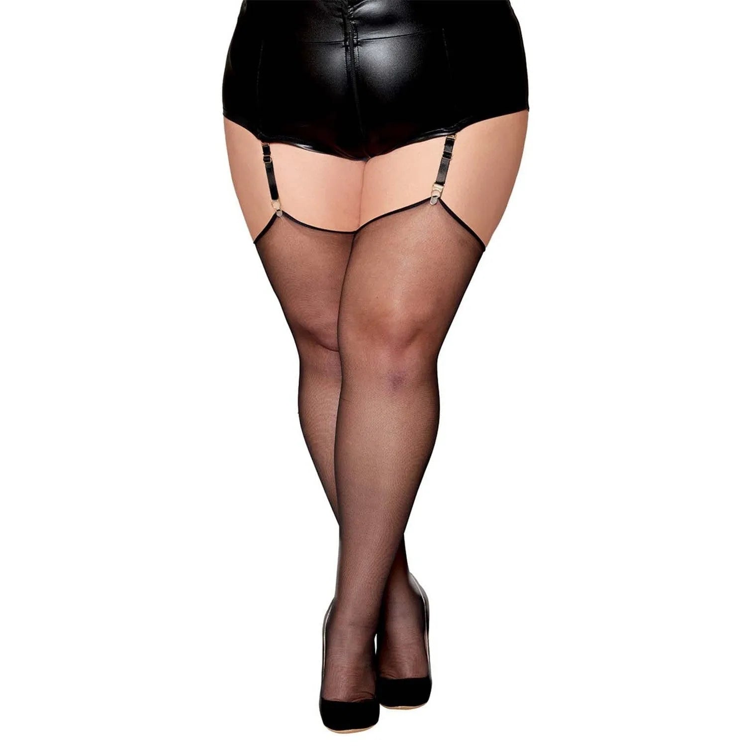 Bas résille noire grande taille avec couture arrière, portés avec jarretelles, élégants et sophistiqués.