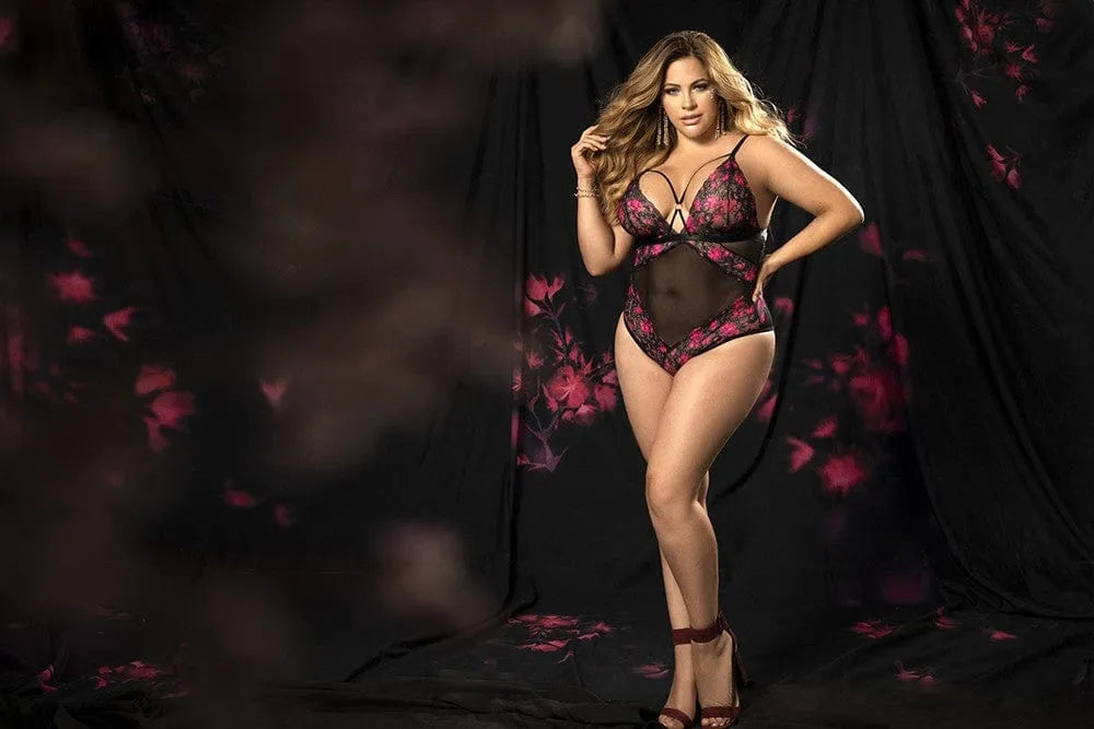 Body grande taille résille fleurs, bretelles réglables, résille transparente, motifs floraux, croisement élégant lanières.