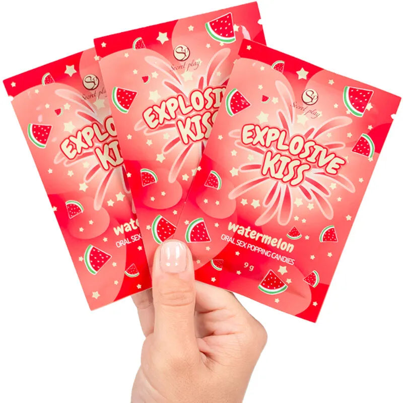 Sachets rouges de bonbons éclatants saveur pastèque pour sexe oral, avec motifs pastèque et bulles pétillantes.