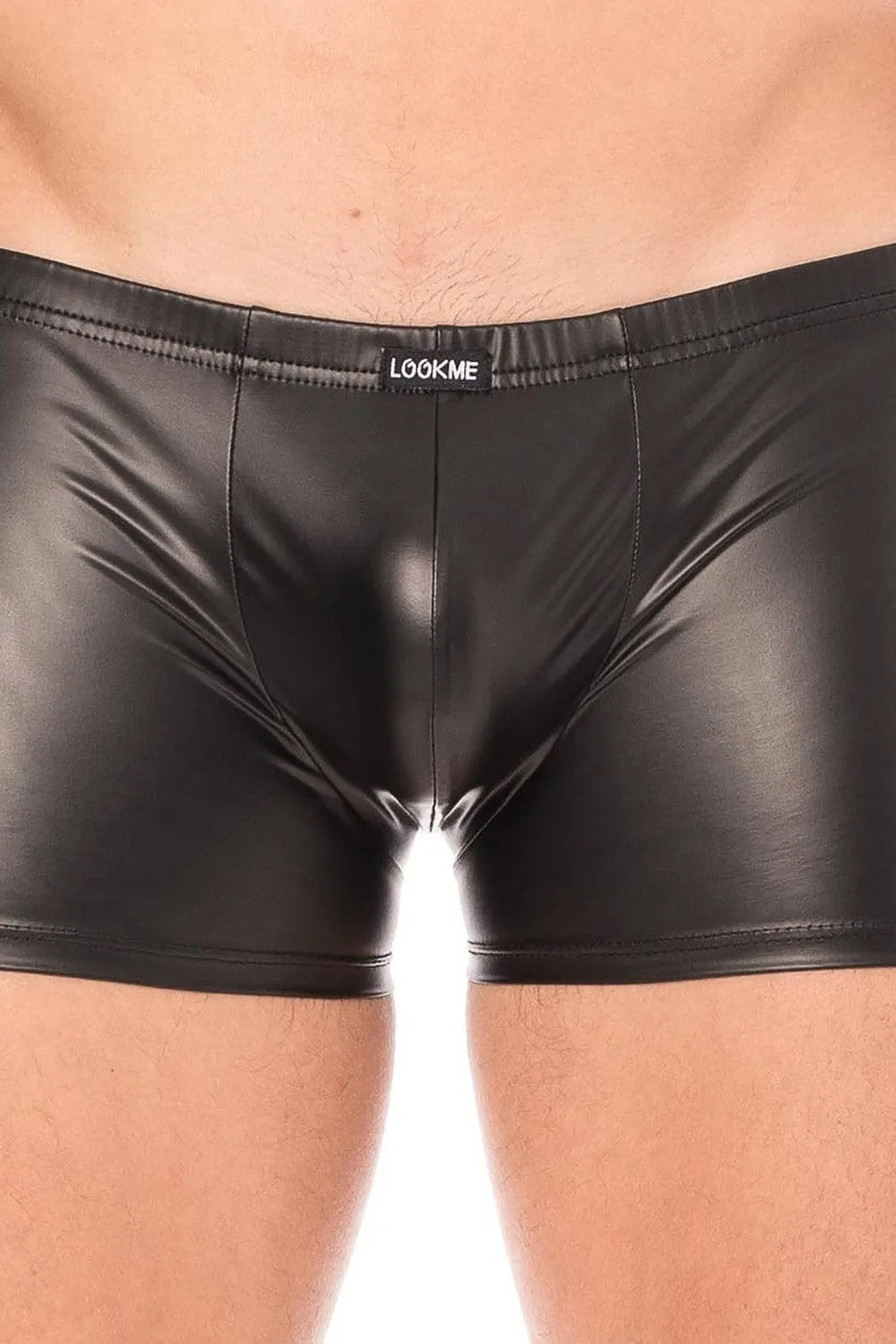Boxer homme noir en simili cuir, coupe ajustée, matière souple et confortable, idéal pour un look audacieux et élégant.