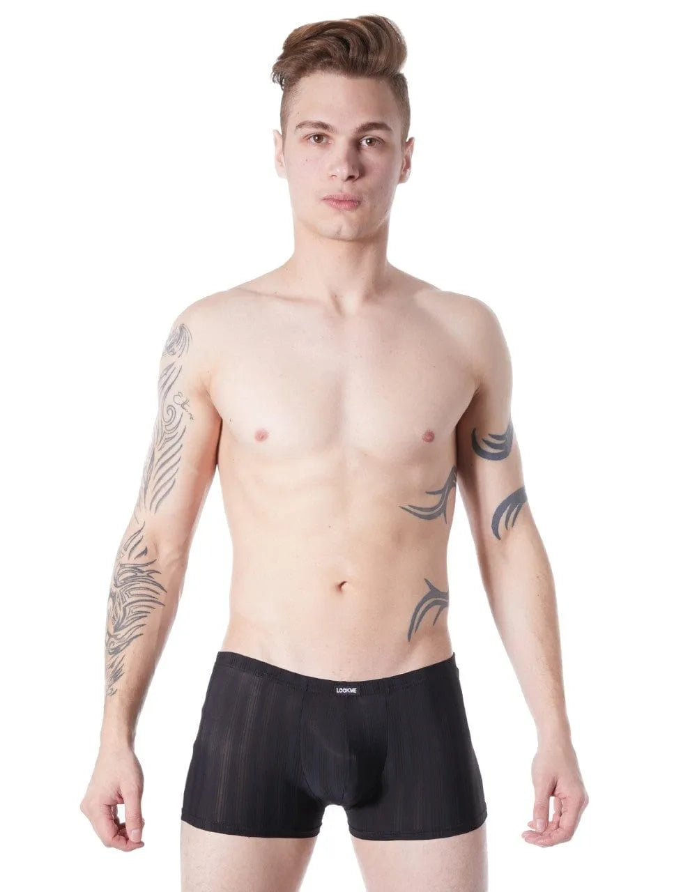 Boxer homme noir extensible avec rayures discrètes, élégant et confortable, en polyester et élasthanne.