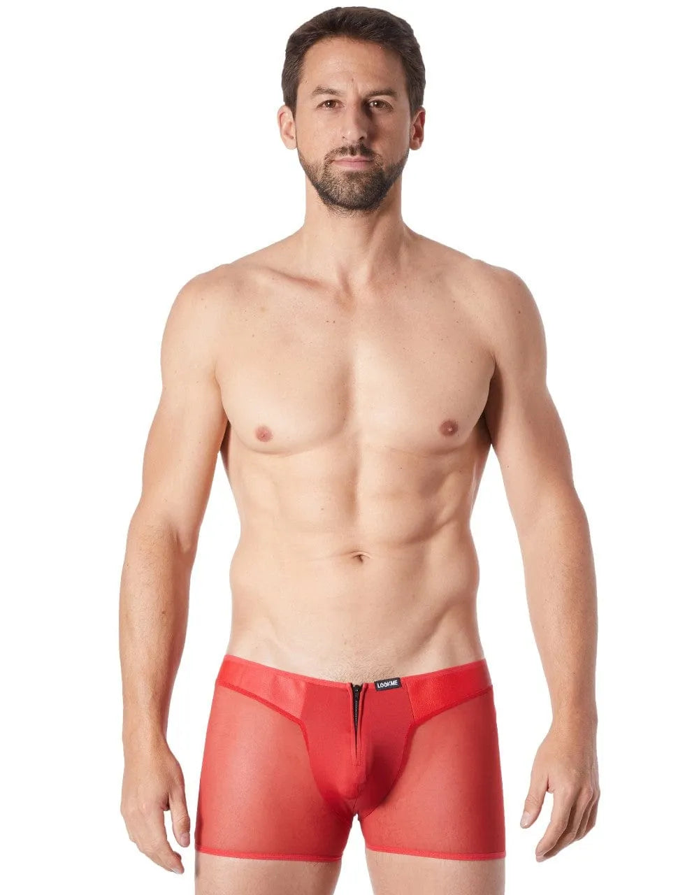 Boxer rouge sexy en maille transparente avec fermeture éclair avant, côtés imitation cuir, porté par un mannequin.