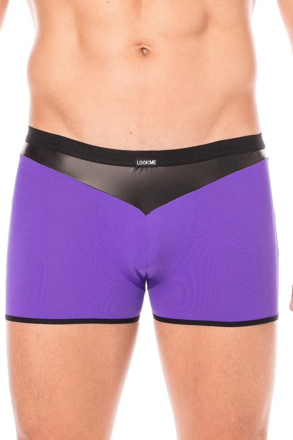 Boxer violet avec bande simili cuir noire, design élégant et moderne, confort optimal pour un style audacieux.
