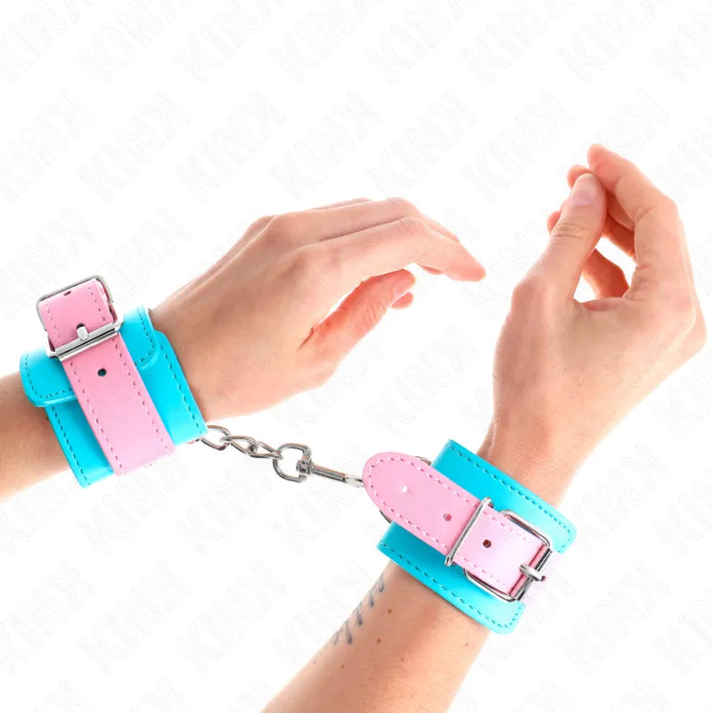 Bracelets BDSM en cuir bleu et rose, haute qualité, avec boucle métallique, pour confort et contrôle lors des séances.