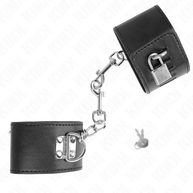 Bracelets en cuir noir BDSM avec fermetures métalliques robustes et cadenas, design élégant et confortable.