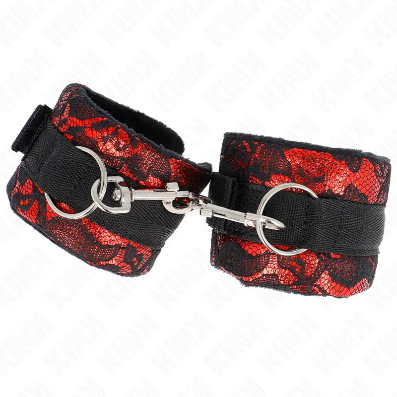 Bracelets BDSM en cuir vegan rouge et noir, ajustables, avec boucles métalliques, design élégant et éthique.