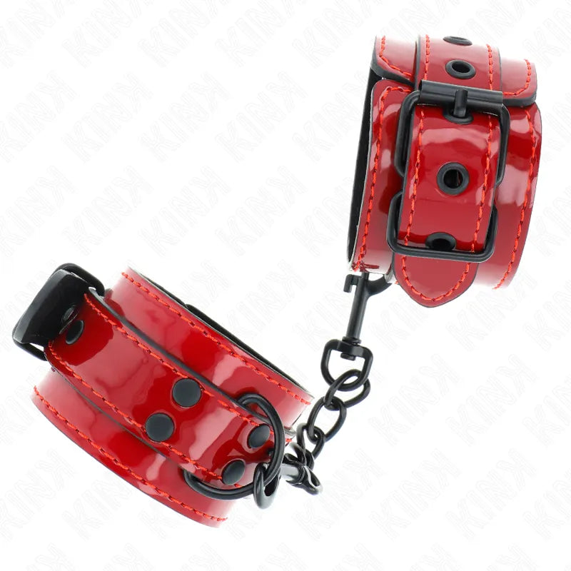 Bracelets BDSM en cuir rouge brillant, attaches noires, design élégant et sécurisé pour moments de complicité.
