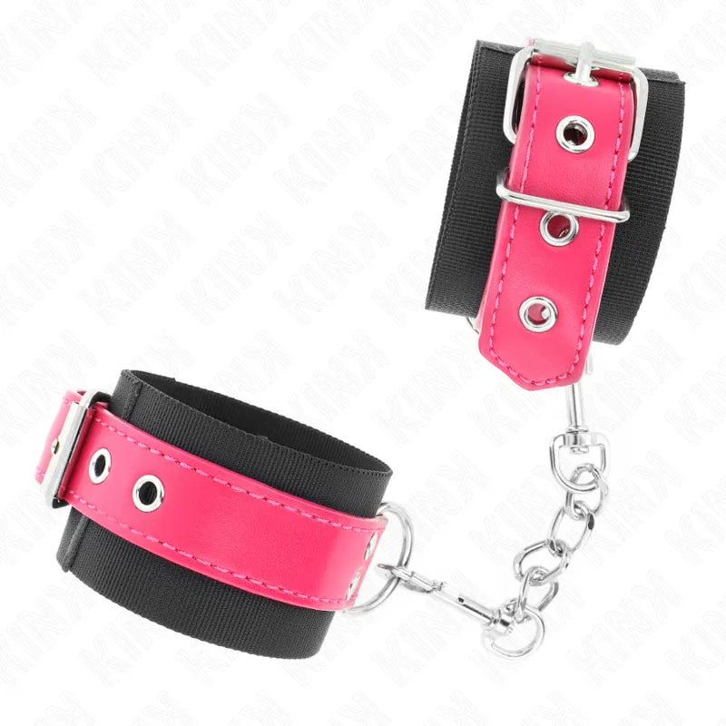 Bracelets BDSM en cuir rose et noir avec chaînette, design élégant et confortable pour sessions sécurisées.
