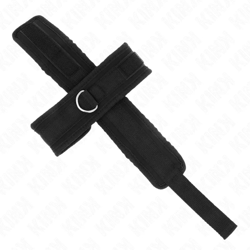 Bracelets BDSM en cuir noir avec boucle métallique, design élégant et robuste pour séances de plaisir et contrôle.