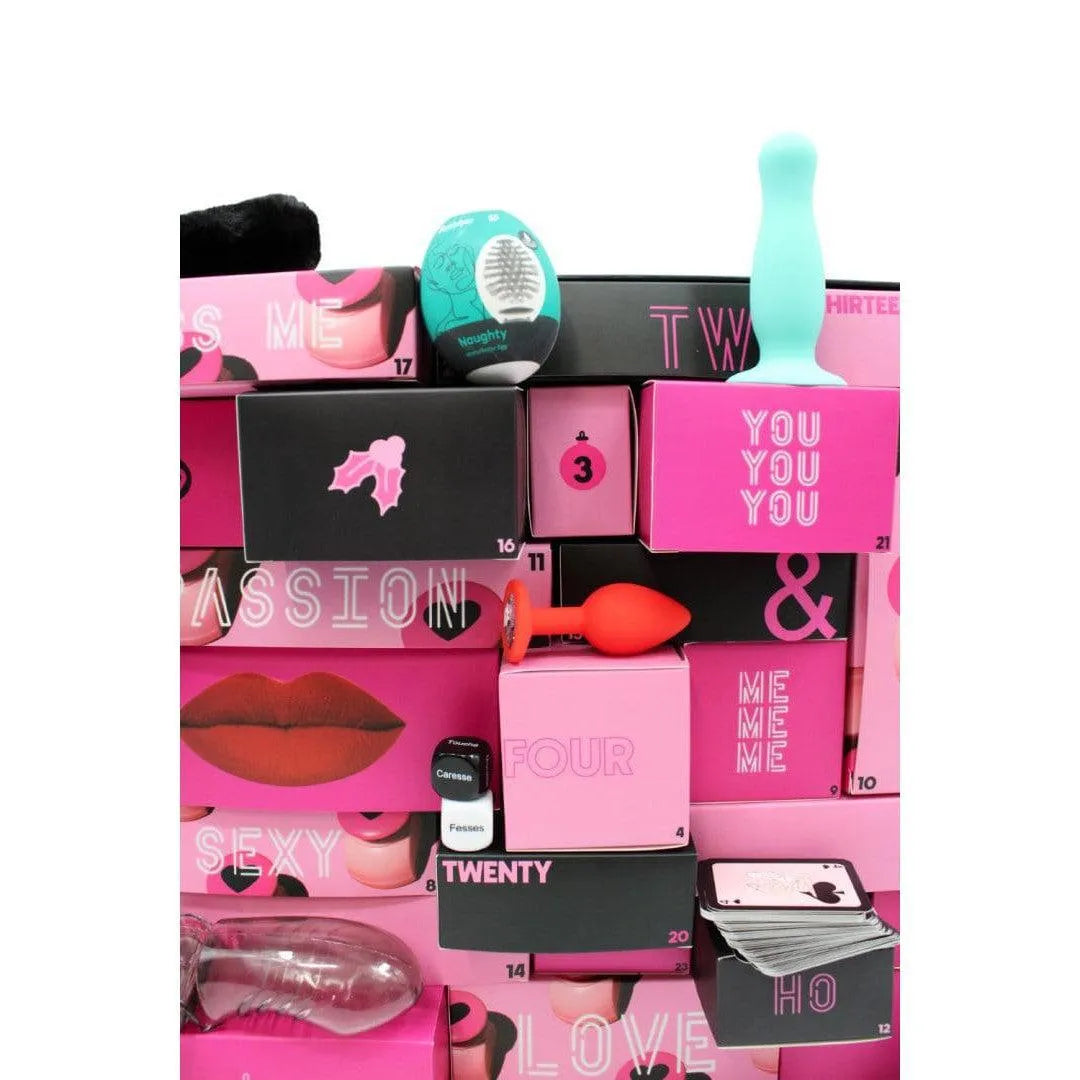 Calendrier de l'Avent érotique 2024 avec boîtes roses numérotées, jouets intimes et accessoires sensuels pour couples.
