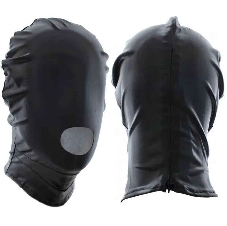 Casquette fétichiste noire Ohmama avec trou bouche, design lisse et ajusté, idéale pour jeux sensoriels.