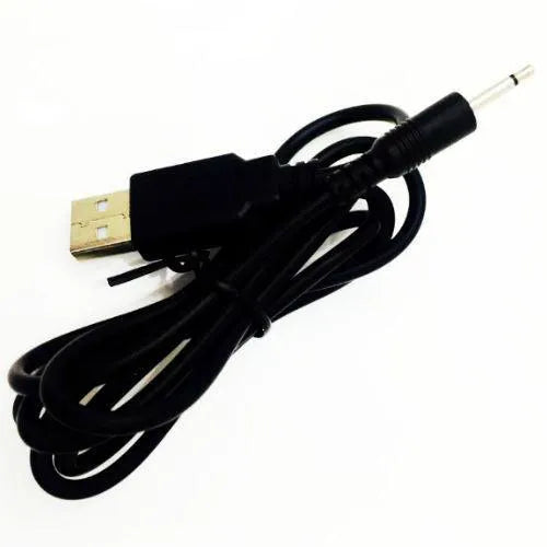 Chargeur USB Pretty Love noir avec câble intégré, design compact pour recharge rapide d'appareils électroniques.