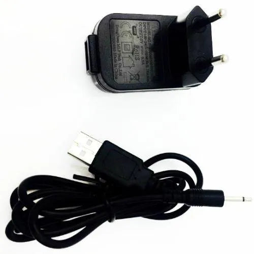 Chargeur USB Pretty Love noir avec câble inclus, design compact, idéal pour recharger rapidement divers appareils électron...