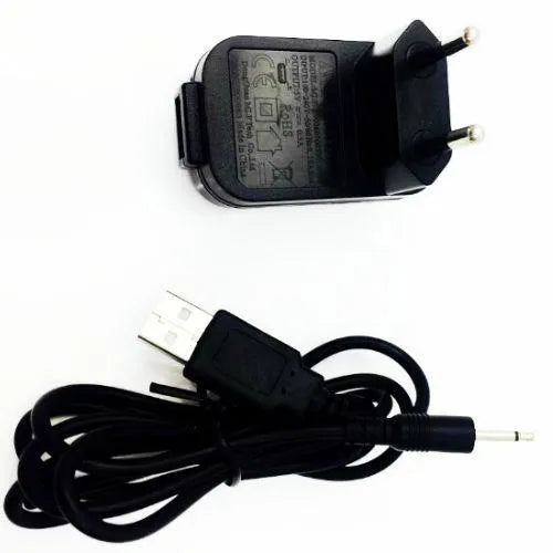 Chargeur USB Pretty Love noir avec câble inclus, design compact, compatible appareils électroniques, recharge rapide.