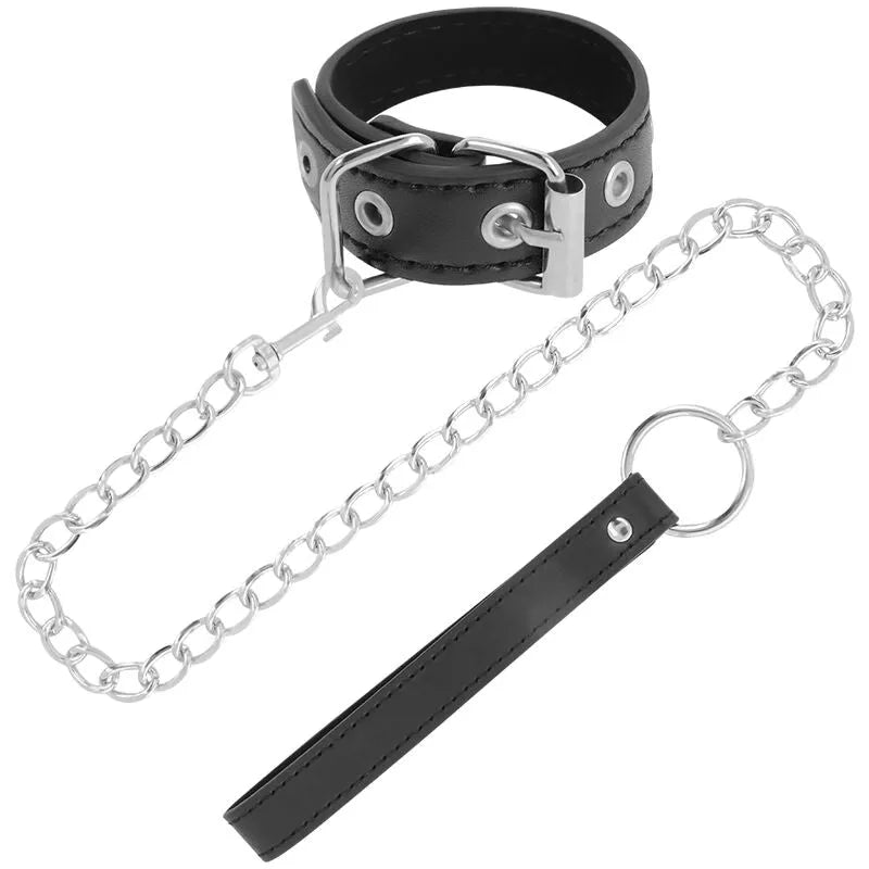 Cockring BDSM vegan noir avec chaîne en métal argenté, cuir synthétique doux, fermoir robuste, sans nickel.