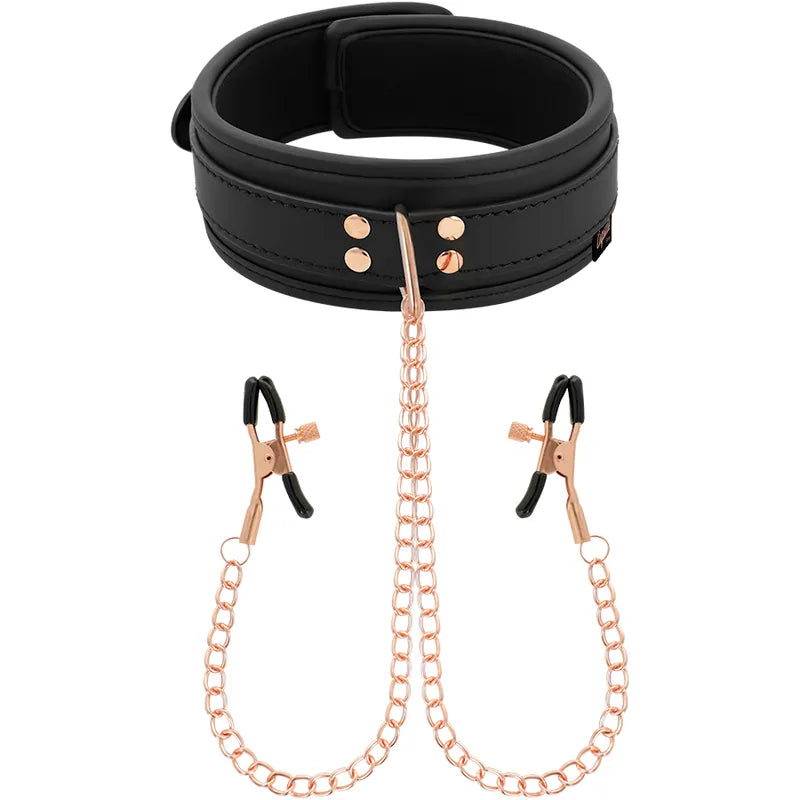 Collier BDSM cuir vegan noir avec pinces à tétons dorées, chaînes métalliques ajustables, design élégant et confortable.
