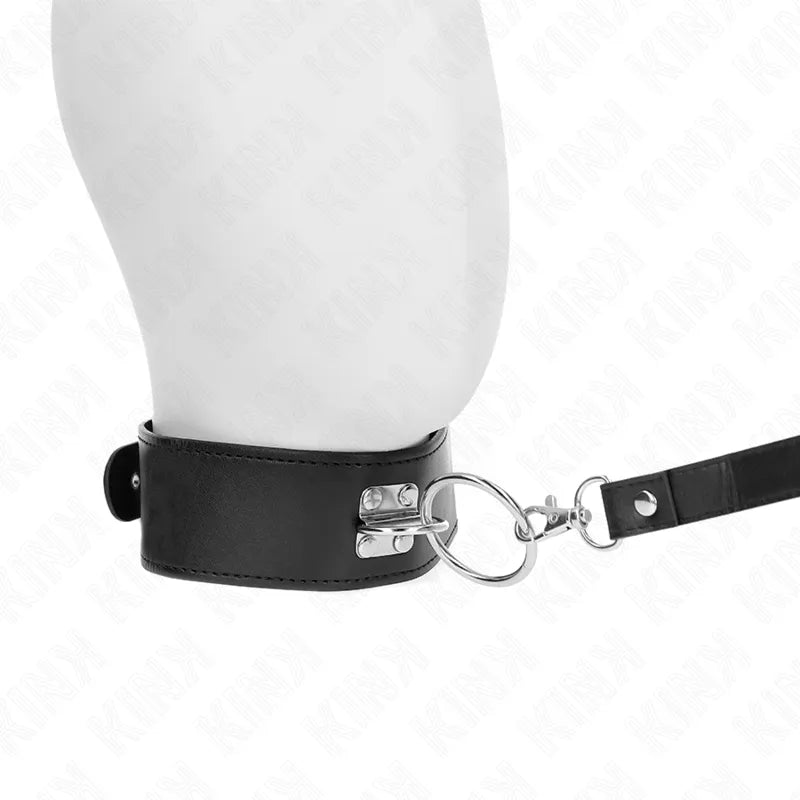Collier BDSM en cuir noir élégant, ajustable, avec boucle métallique et anneau, pour confort et style sophistiqué.