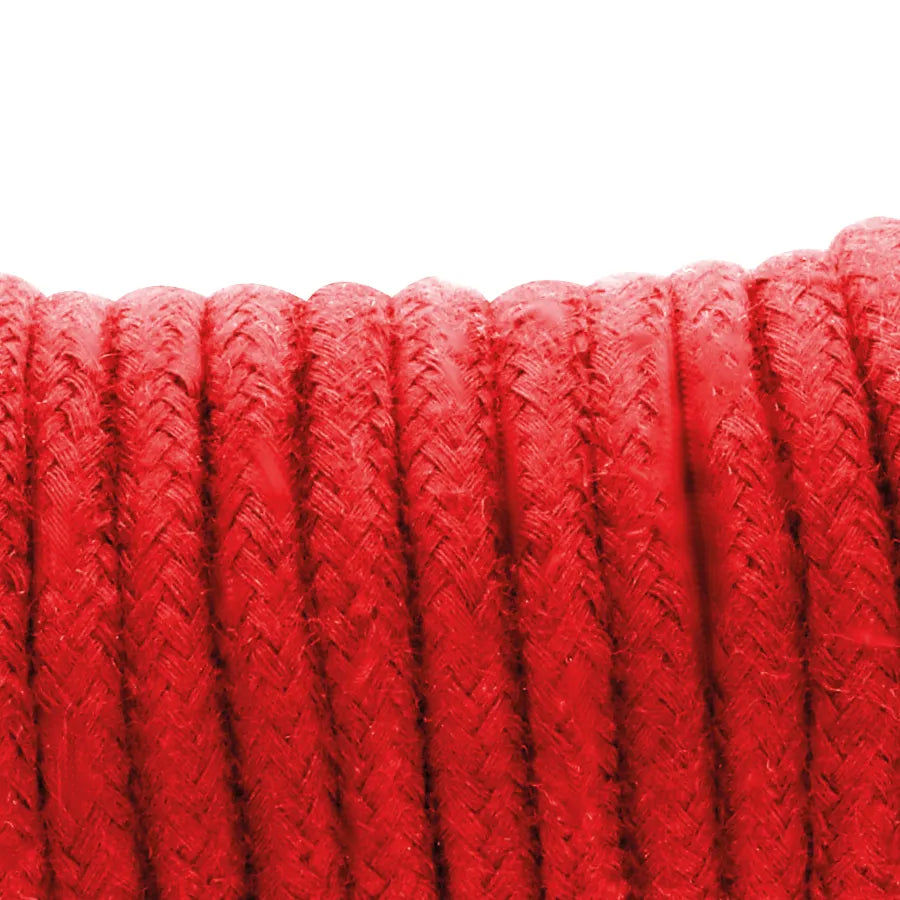 Corde de bondage en coton japonais rouge, tressée, douce et robuste, idéale pour pratiques BDSM sécurisées.