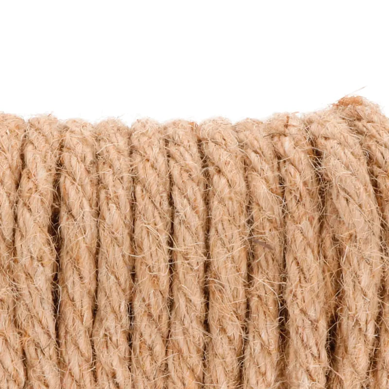 Corde de bondage japonaise en jute naturelle, texture robuste, idéale pour Shibari et BDSM, couleur beige.