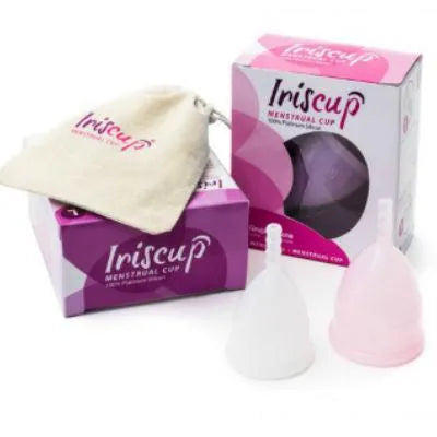 Coupe menstruelle en silicone chirurgical, rose et blanche, avec boîte et pochette, solution écologique durable.
