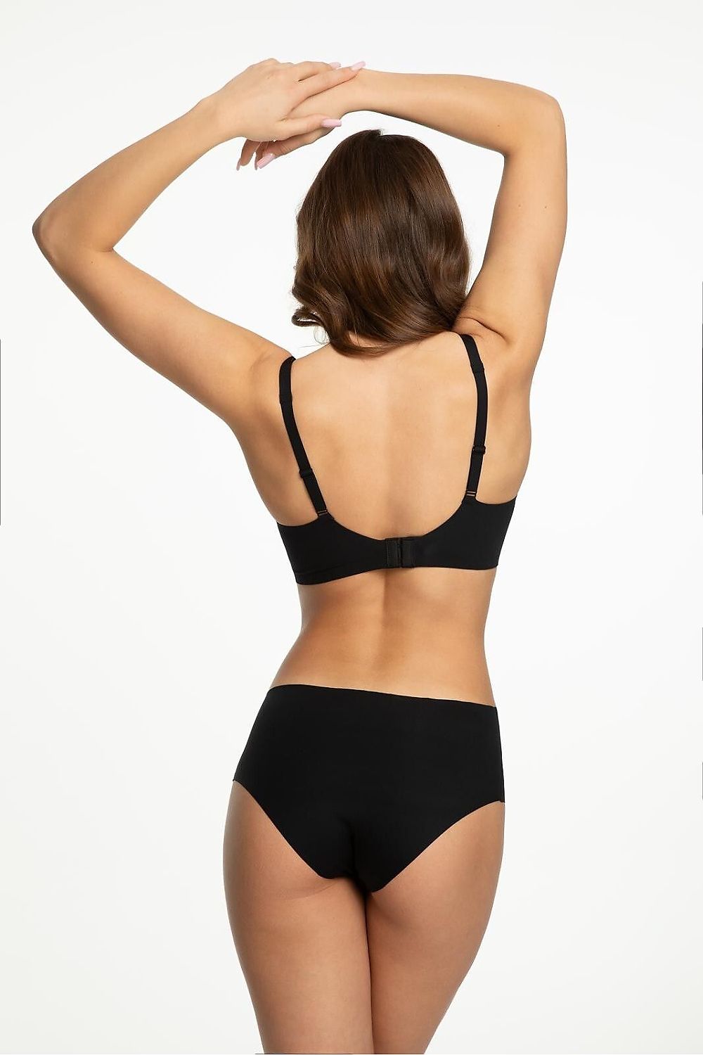 Culotte noire Julimex 220546, sans couture, coupe classique, ajustement parfait, finitions laser, confort quotidien.