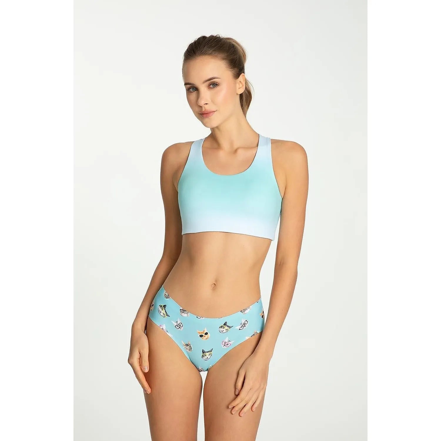 Ensemble lingerie Julimex bleu clair, brassière dégradée, culotte motifs chats, microfibre douce, confort optimal.