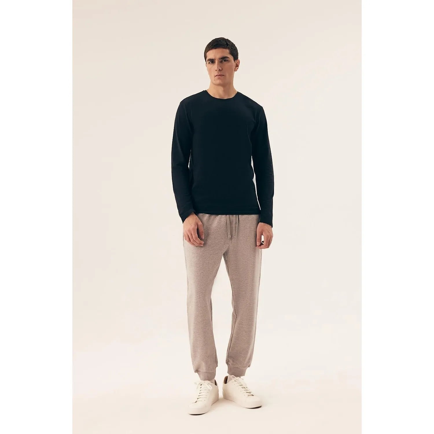 L`ensemble model 220973 Henderson