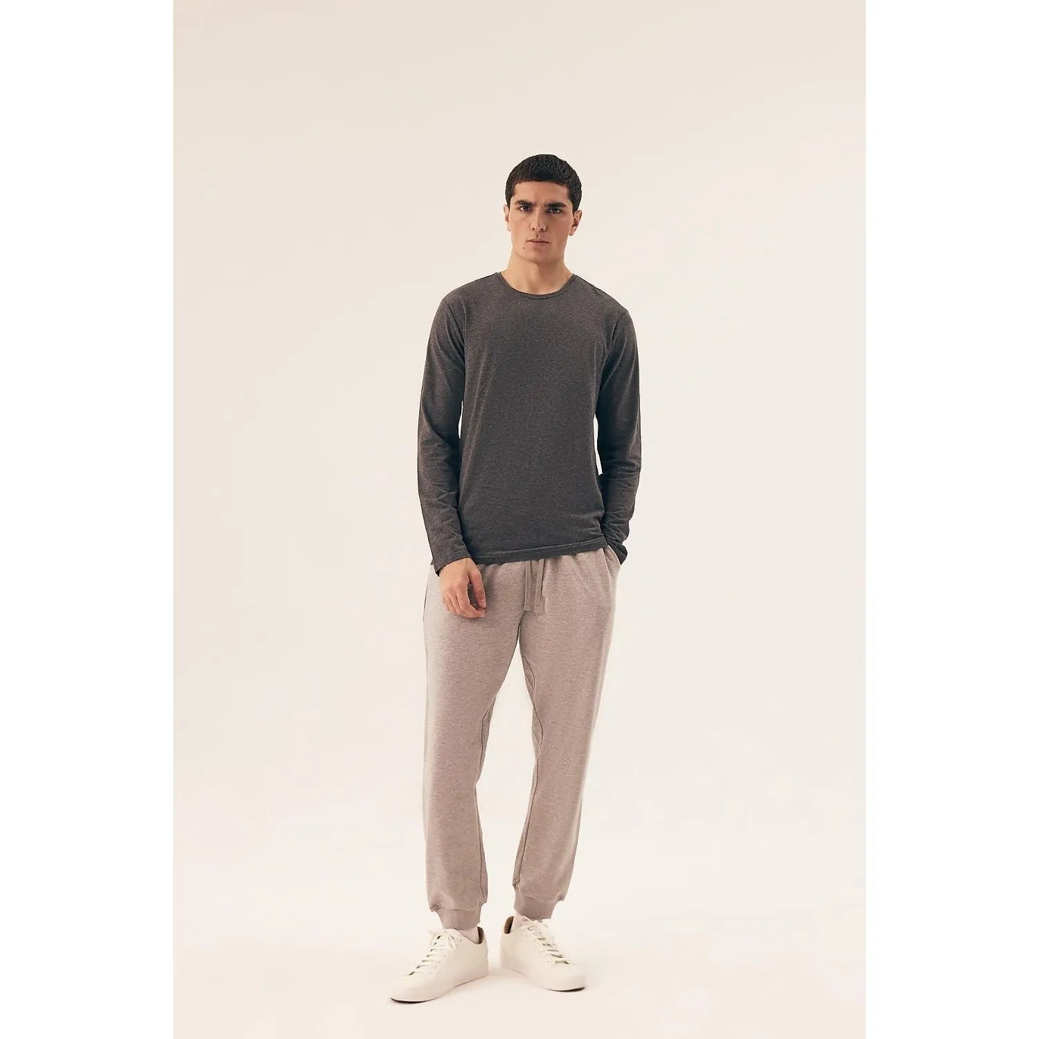 L`ensemble model 220974 Henderson