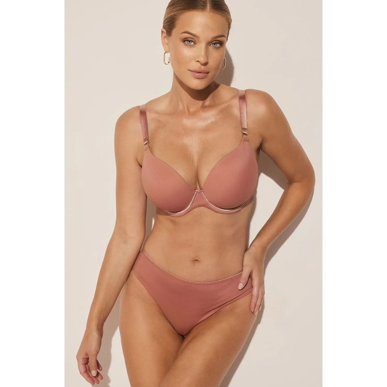 Culottes brésiliennes invisibles rose foncé Comfort B-861/2, confort quotidien, coupe élégante, silhouette sublimée.