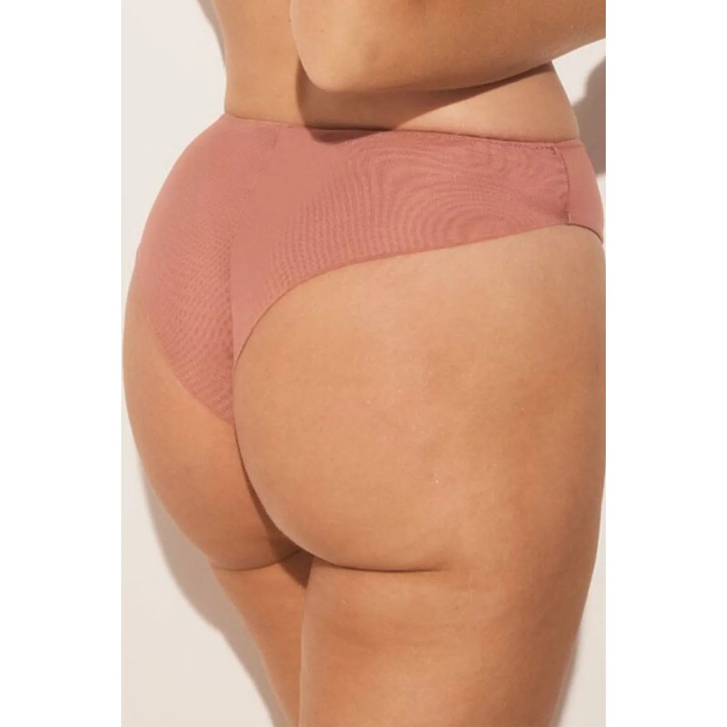 Culottes brésiliennes rose foncé Comfort B-861/2, invisibles, coupe élégante, confort quotidien, silhouette sublimée.