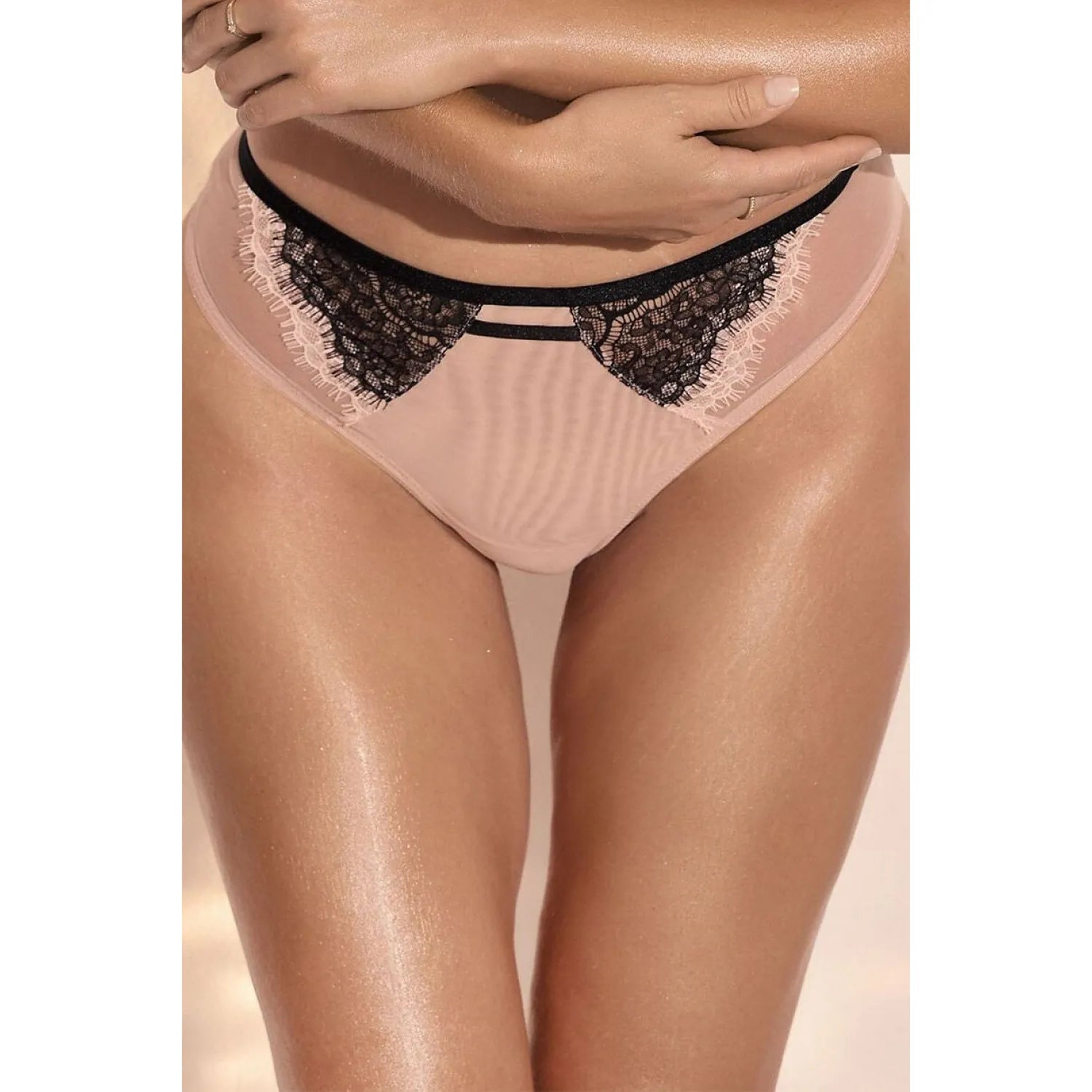 Culottes brésiliennes dentelle noire rose poudré Gina confort féminin élégant